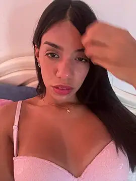Snapshot of -Naomyy- chatting on March 2025 09:40:02 PM -Naomyy- online show from March 2025 09:40:02 PM
