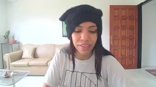 -Naomyy- online show from December 2025 03:16:02 PM