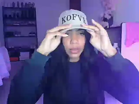 Snapshot of -Naomyy- chatting on October 2025 10:55:01 PM -Naomyy- online show from October 2025 10:55:01 PM