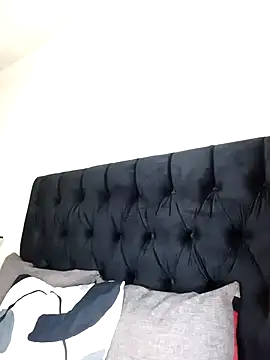 Dark Berry 26 online show from November 2025 09:04:01 PM