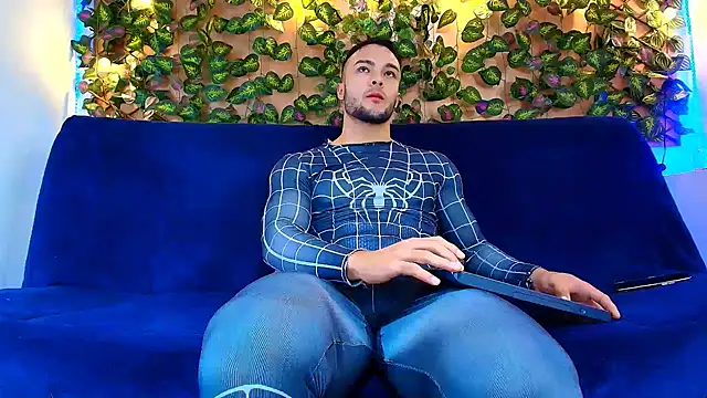 alexander collin02 online show from October 2025 01:08:01 PM