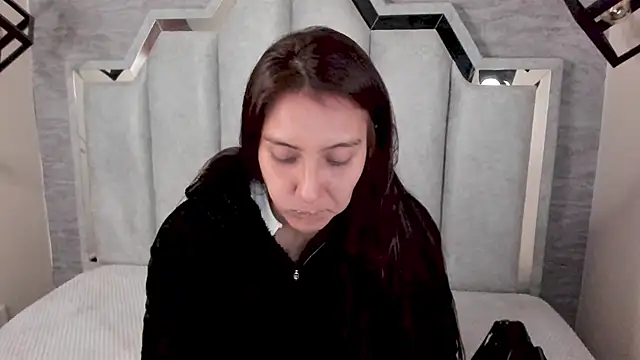  alaia collway  online show from February 2025 12:12:01 PM