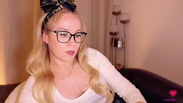 Myassistant online show from November 2025 07:57:01 PM