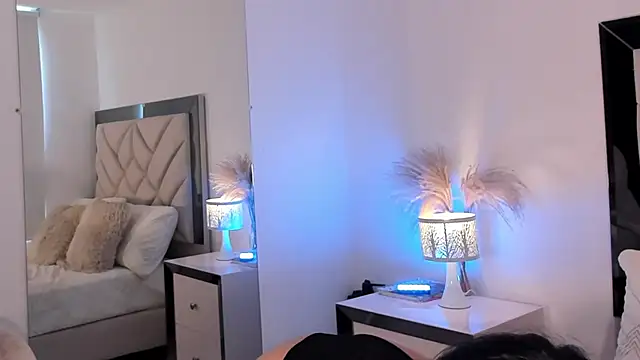 alexa tobar online show from December 2025 06:40:01 PM