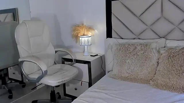 alexa tobar online show from April 2026 07:07:02 PM