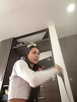 sophie conor online show from December 2024 05:04:01 PM