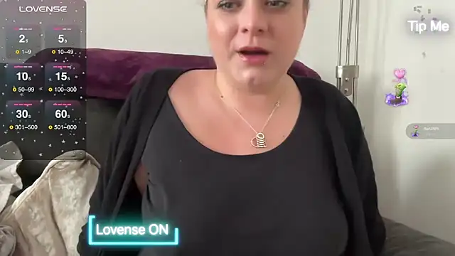 NaughtyWifeUK online show from December 2024 11:27:01 AM