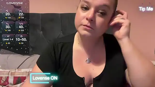 NaughtyWifeUK online show from December 2024 05:38:02 PM