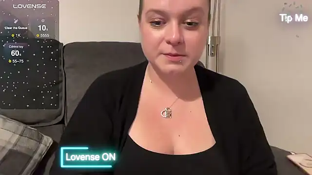 NaughtyWifeUK online show from December 2024 10:24:01 PM