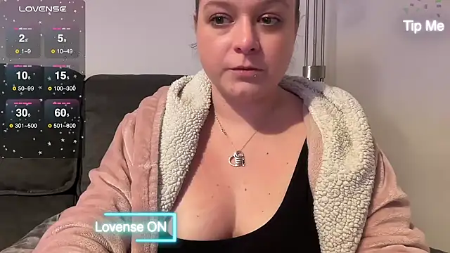 NaughtyWifeUK online show from January 2025 12:59:02 AM