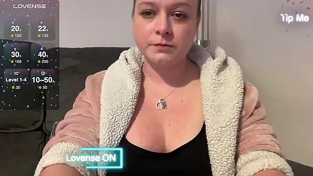 NaughtyWifeUK online show from January 2025 01:06:01 AM