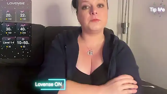 NaughtyWifeUK online show from December 2024 10:02:02 PM