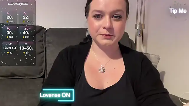 NaughtyWifeUK online show from December 2024 10:13:02 PM