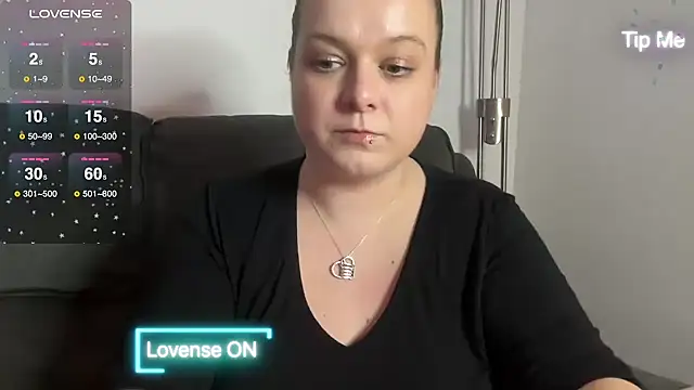 NaughtyWifeUK online show from December 2024 08:43:01 PM