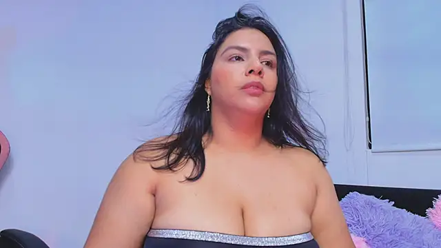 Brenda  gomez online show from February 2025 04:57:01 PM