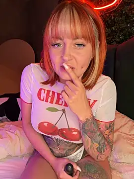 Snapshot of ObviouslyPeachy chatting on April 2026 07:59:02 PM ObviouslyPeachy online show from April 2026 07:59:02 PM