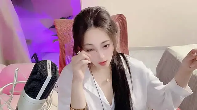 Daisy-77 online show from September 2025 06:52:01 PM