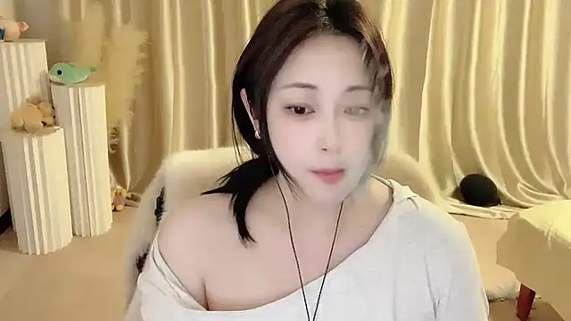 Daisy-77 online show from March 2025 06:58:01 PM