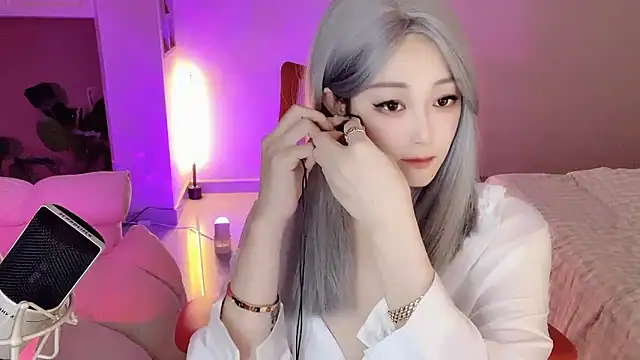 Daisy-77 online show from October 2025 01:12:02 PM