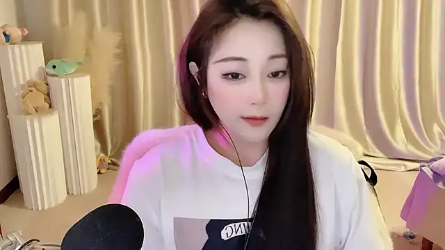 Daisy-77 online show from March 2025 06:01:02 PM