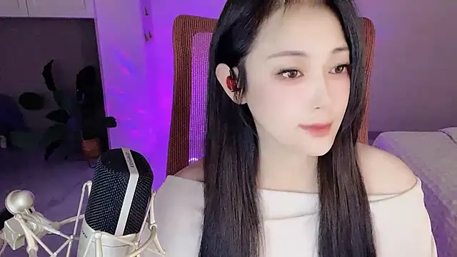 Daisy-77 online show from November 2025 05:13:02 PM