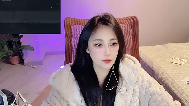 Daisy-77 online show from April 2026 01:37:01 PM