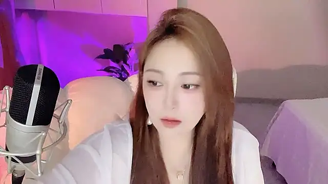 Daisy-77 online show from September 2025 07:02:02 PM