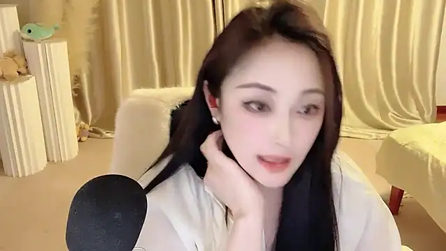 Daisy-77 online show from March 2025 06:18:01 PM