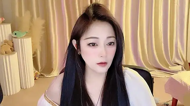 Daisy-77 online show from March 2025 06:00:01 PM