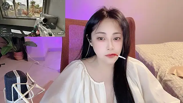 Daisy-77 online show from April 2026 12:01:01 PM