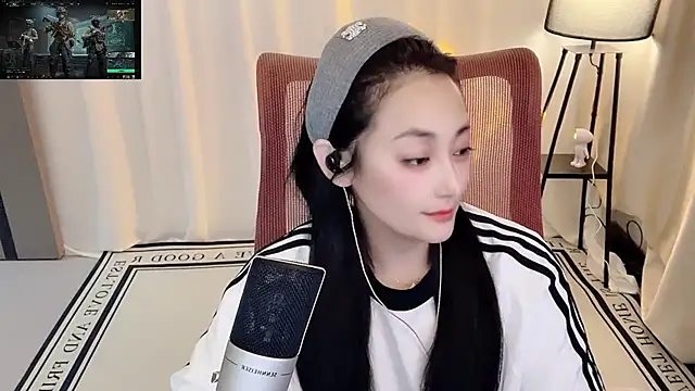 Daisy-77 online show from May 2026 03:51:01 PM