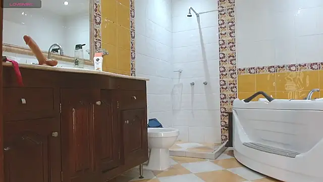 cintia hills online show from April 2026 09:51:02 PM