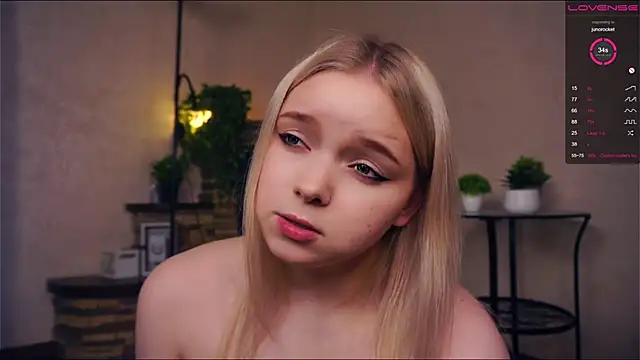 ZaraCreedon online show from March 2025 04:28:01 AM