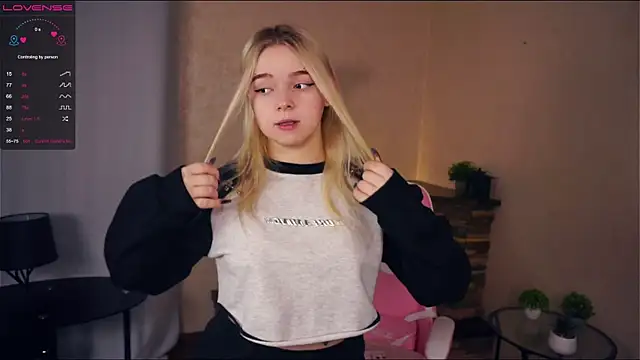 ZaraCreedon online show from March 2025 07:06:02 PM