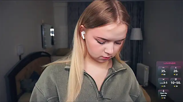 ZaraCreedon online show from October 2025 05:11:01 AM