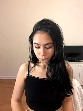 Snapshot of Mile_Madeline chatting on December 2024 10:17:01 AM Mile Madeline online show from December 2024 10:17:01 AM