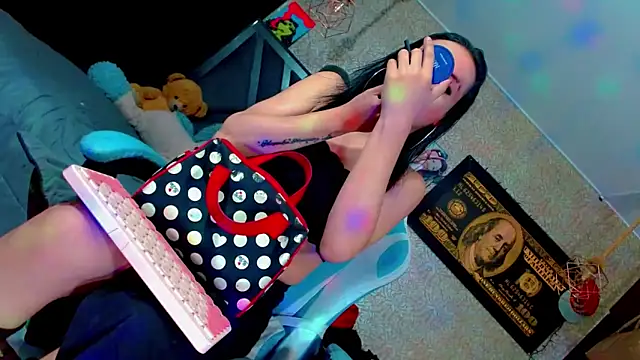 Perla Hotcortes online show from October 2025 04:37:01 PM