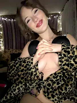 Snapshot of sexydaisyxx chatting on October 2025 09:06:02 AM sexydaisyxx online show from October 2025 09:06:02 AM