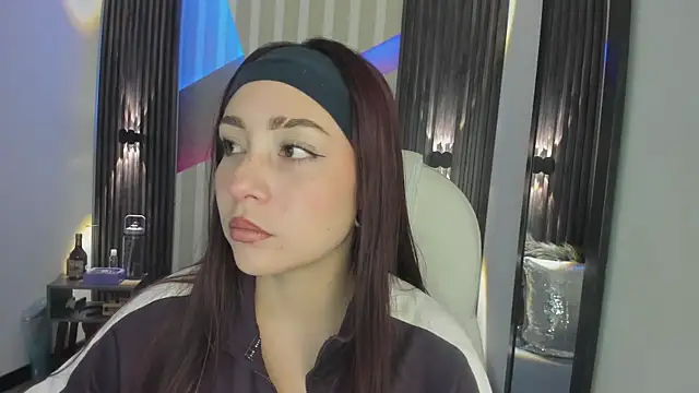 emily layton online show from January 2026 02:32:01 PM