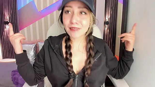 emily layton online show from October 2025 02:38:01 PM