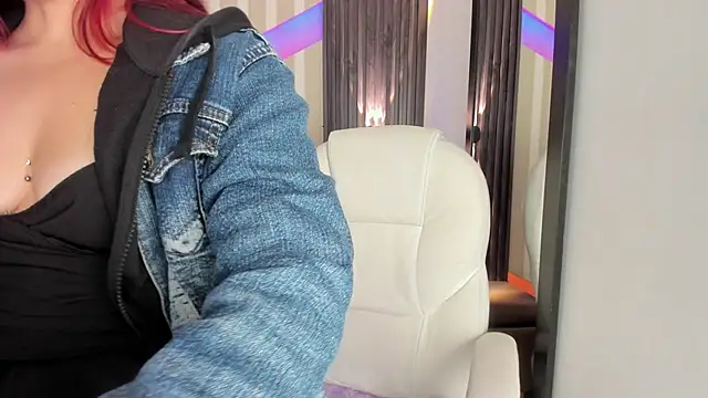 emily layton online show from November 2025 02:43:01 PM