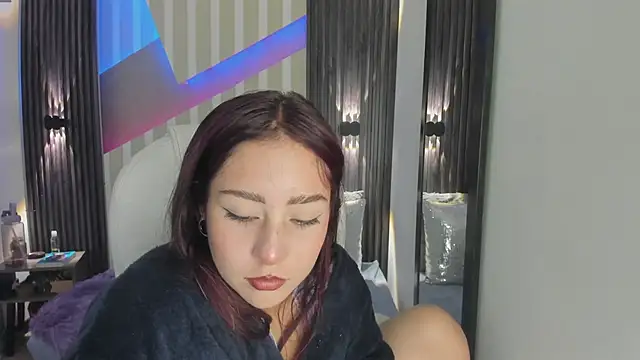 emily layton online show from February 2026 12:20:02 AM