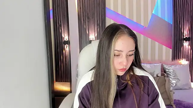 emily layton online show from October 2025 02:40:01 PM