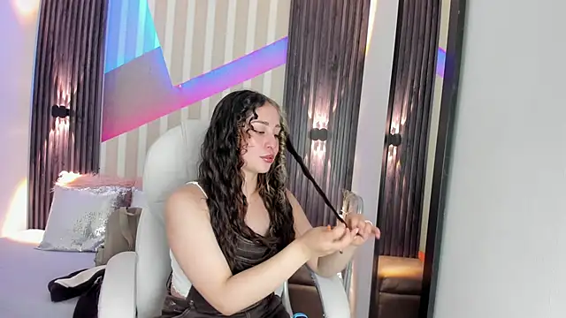 emily layton online show from October 2025 02:36:02 PM