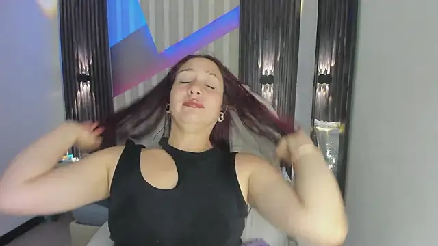 emily layton online show from February 2026 12:21:01 AM