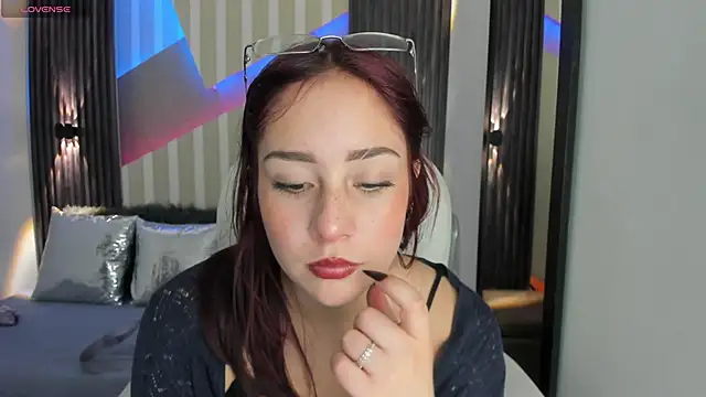 emily layton online show from November 2025 04:41:02 PM