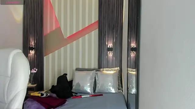 emily layton online show from February 2026 12:33:01 AM