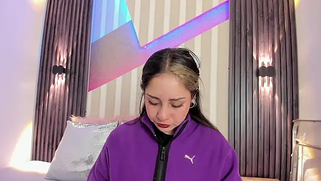 emily layton online show from October 2025 02:39:01 PM