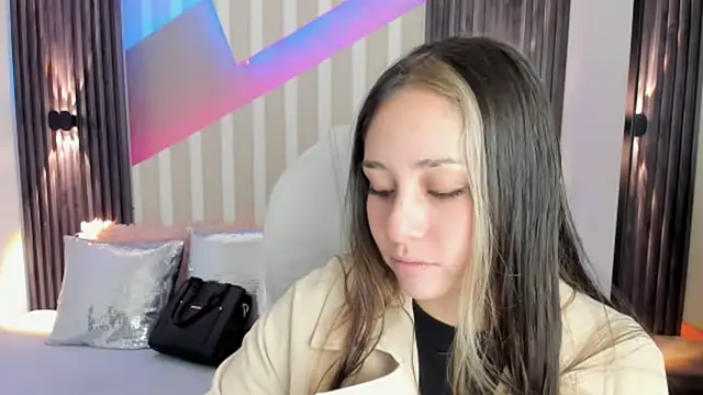 emily layton online show from October 2025 02:40:02 PM
