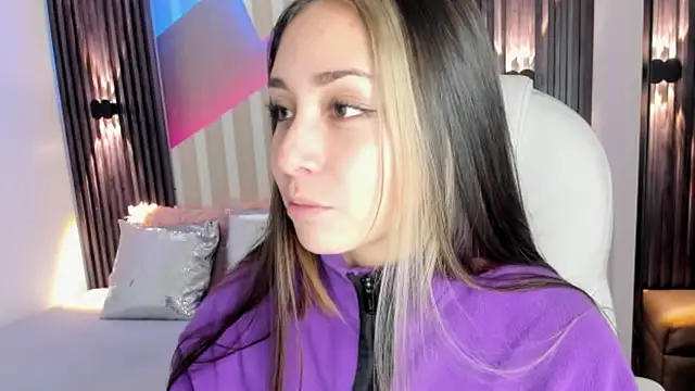 emily layton online show from October 2025 02:39:01 PM